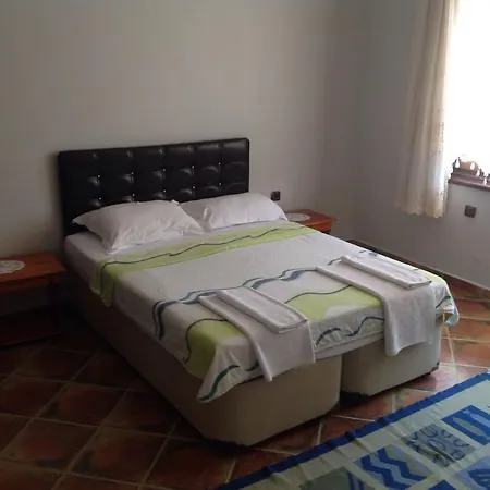 Guest house Lella Camlibel